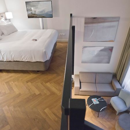 Pestana Amsterdam Riverside Exterior foto A room at the hotel