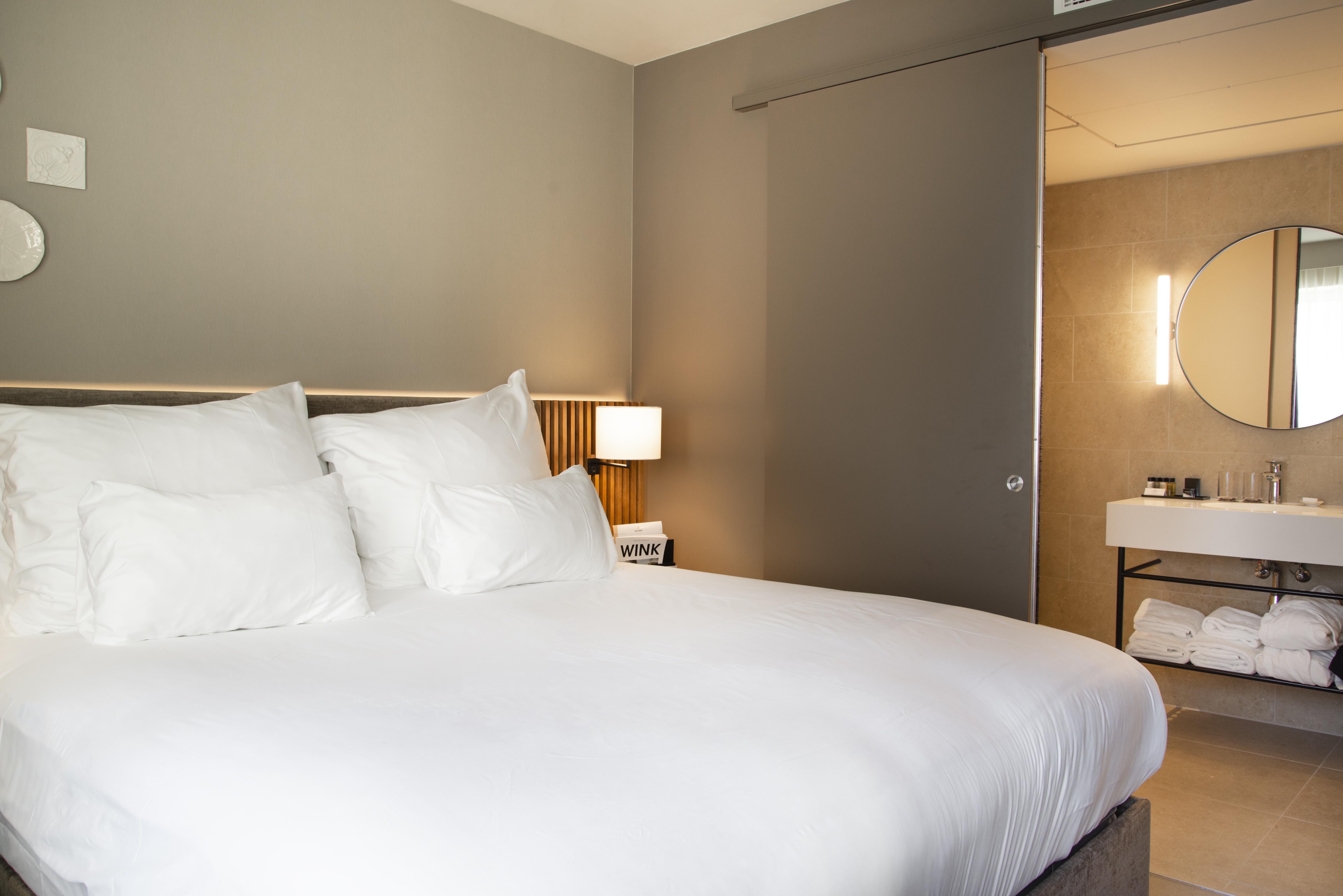 Pestana Amsterdam Riverside Exterior foto A bedroom at the hotel