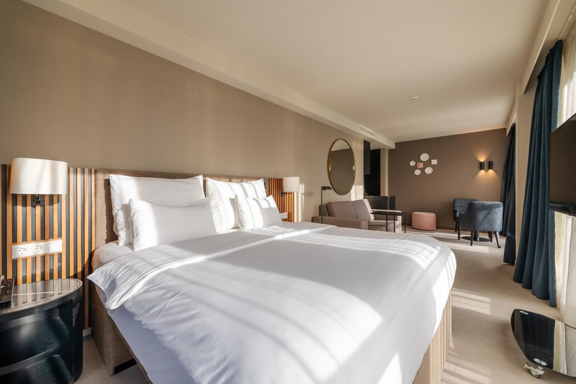 Pestana Amsterdam Riverside Exterior foto A room at the hotel