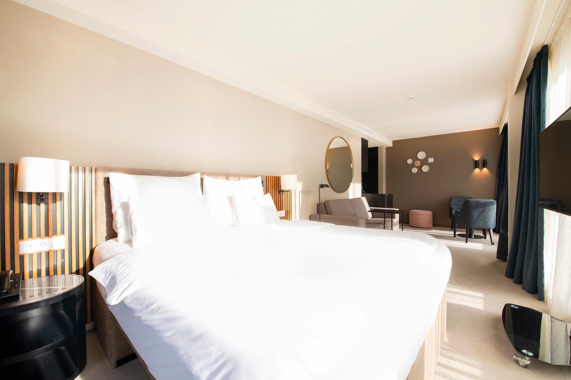Pestana Amsterdam Riverside Exterior foto A room at the hotel